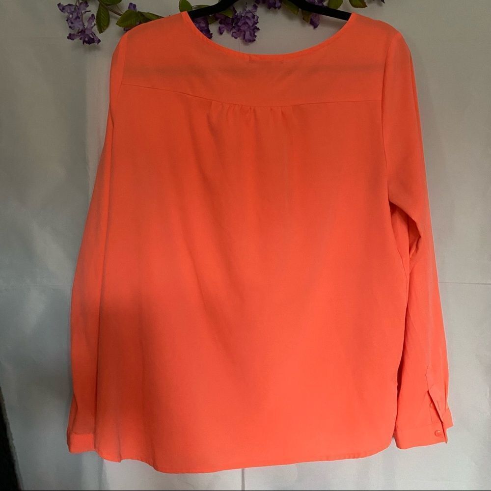 American Eagle Outfitters Bright Orange/V-neck - Picture 4 of 8